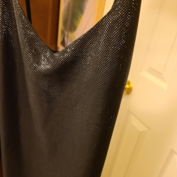 Glimmering little black dress with a strap… - Picture 10 of 14